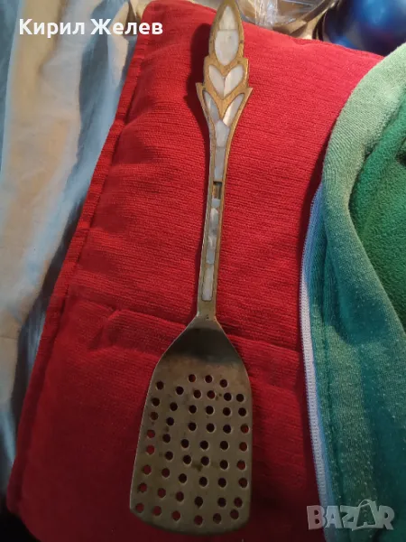 СТАРА ОГРОМНА БРОНЗОВА ЛОПАТКА - ЦЕДКА РЪЧНО ИНКРУСТИРАНА със СЕДЕФ - ЧАСТ от РЕТРО КОМПЛЕКТ 45545, снимка 1