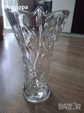 Ретро кристална ваза с цветя
