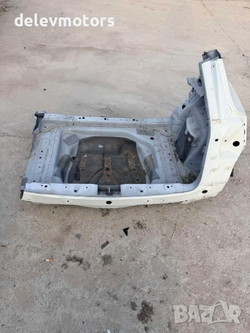 Заден десен калиник с престилка от Mercedes GLA 200 CDI 4 MATIC, automatic, engine 651930, 136 ph., , снимка 3 - Части - 53753367