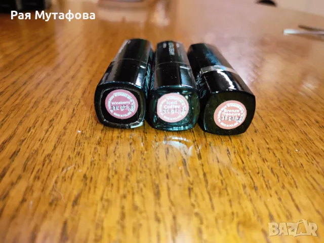 червила Ultra AVON /матови и кремообразни/, снимка 4 - Декоративна козметика - 49801901