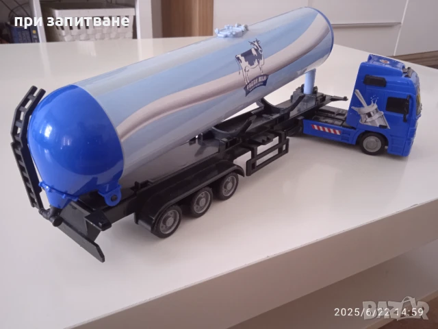Голям камион цистерна Dickie 1/43, 39 см., снимка 7 - Коли, камиони, мотори, писти - 50756038