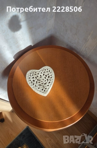 Помощна маса със скрито отделение!!! Много добро състояние!!!, снимка 3 - Маси - 52934375