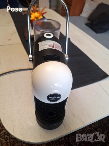 Кафе машина LAVAZZA A MODO MIO, използвана, капсули, снимка 4 - Кафемашини - 53491092