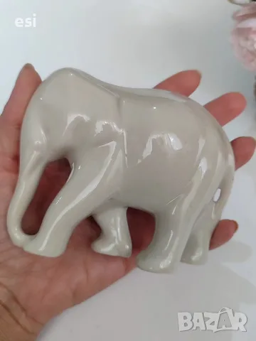 Българска порцеланова фигура 