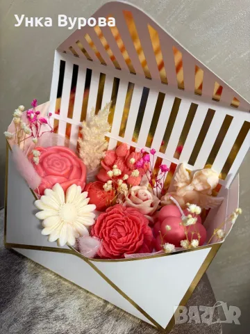 Аранжирана кутия с фигури от соев восък, снимка 8 - Декорация за дома - 50018102