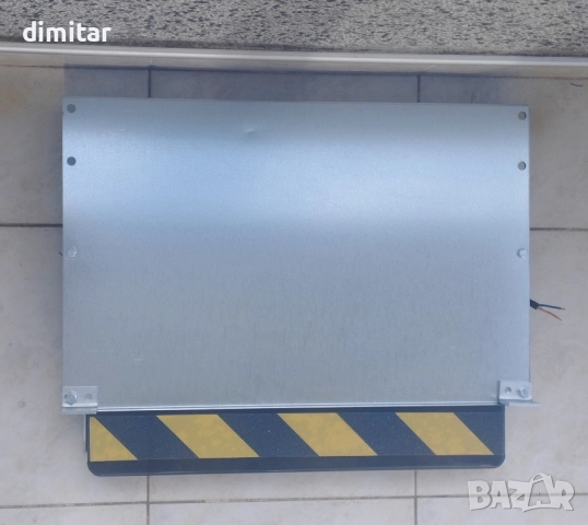 Машинка автомат за странична врата на бус, Подвижно стъпало, снимка 2 - Части - 28720715