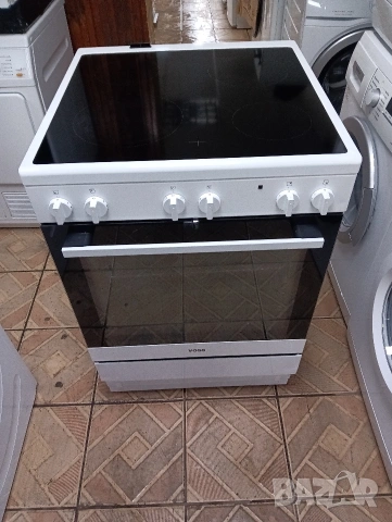 Като нова свободно стояща печка с керамичен плот Voss с две години гаранция!