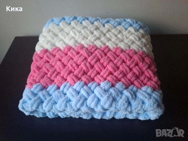 Ръчно плетено бебешко одеяло , снимка 5 - Спално бельо и завивки - 53671449