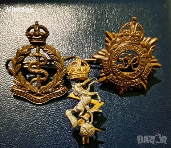 Британски стари военни кокарди 