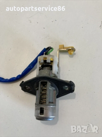 Цилиндър на заключване на заден капак за KIA Sportage (2007), снимка 3 - Части - 53429594