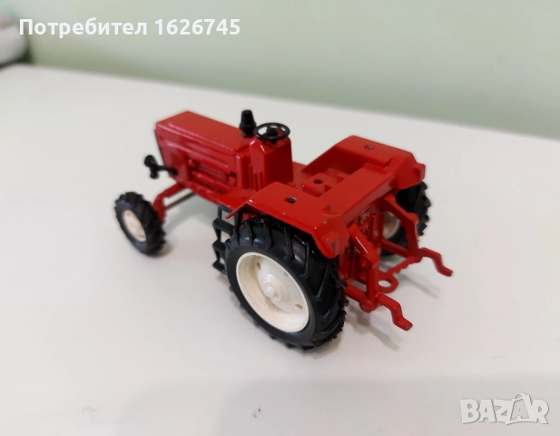 Трактор Беларус 1:43, снимка 2 - Колекции - 52421673
