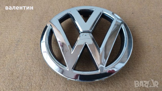 Емблема за голф 5 от 2003 до 2008г 12.5см перфектна имам и за 2008 до 2010г 15см.