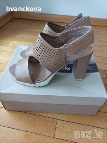 Дамски бежови кожени сандали Clarks