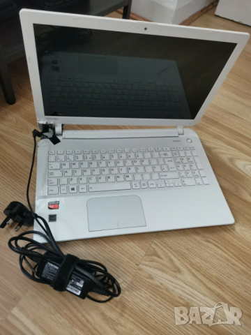 Лаптоп Toshiba L50-B - на части