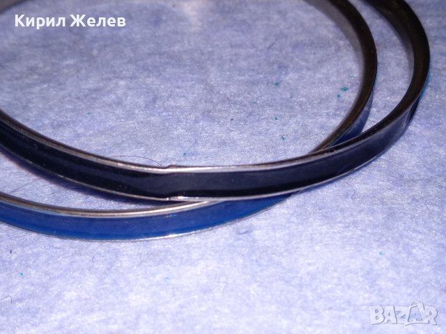 ДВЕ ЕЛЕГАНТНИ МОДНИ АРТ СТОМАНЕНИ ГРИВНИЧКИ СИНЯ и ЧЕРНА 37964, снимка 3 - Гривни - 40836422