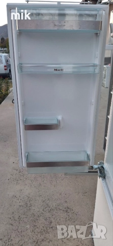 Хладилник с фризер за вграждане Миеле 177см, снимка 7 - Хладилници - 52121934