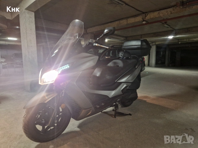 Скутер Kymco 300i, снимка 2 - Мотоциклети и мототехника - 53366835