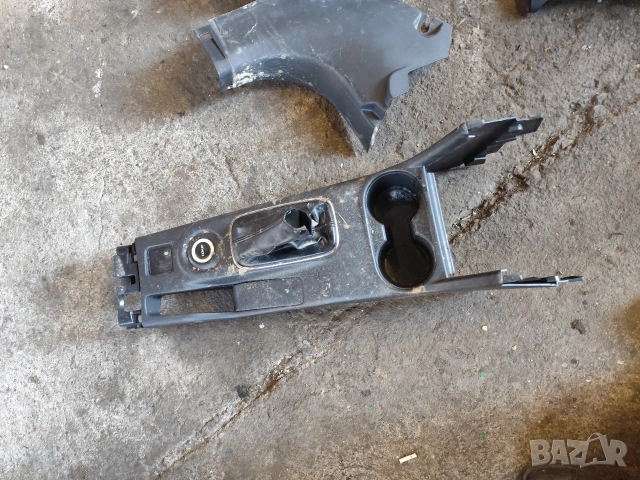 Прагове-Пластмаси- Подлакътник -Mitsubishi Outlander 3 -2014, снимка 8 - Части - 53632579