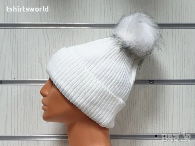 Нова зимна топла дамска шапка Silver Star в бял цвят с пух/помпон, снимка 4 - Шапки - 47926833