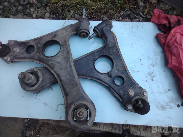 Два носача носачи със шарнирни болтове здрави тампони А160