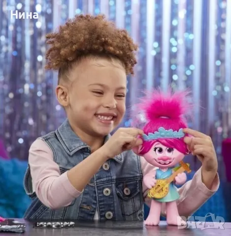 HASBRO Trolls Poppy Feature Dolls Пееща кукла, снимка 3 - Музикални играчки - 48593350