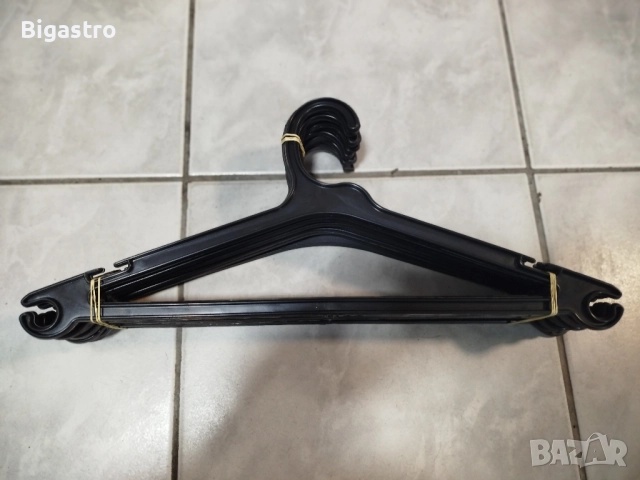 Чисто нови закачалки за дрехи цената е за 10 броя