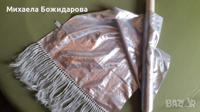 Ефектен шал сребрист металик , снимка 2 - Шалове - 44741183