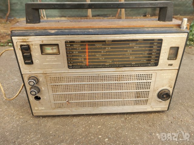 Продавам Ретро радио SELENA B-216