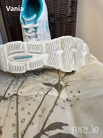 Продавам дамски маратонки sketchers, снимка 3 - Маратонки - 52407449