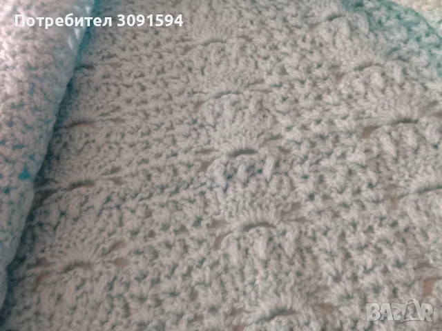 Ръчно плетено елече и терлици  ,  изплетено от качествена прежда, снимка 6 - Жилетки и елечета за бебе - 48113290