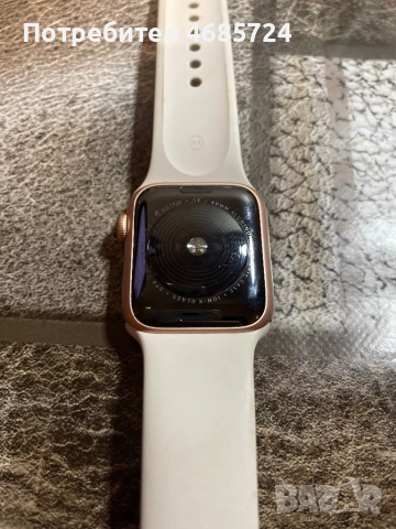 Apple Watch SE 40mm, снимка 4 - Смарт гривни - 52845319