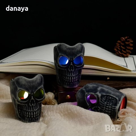 4107 Мини декорация за Хелоуин Светещ череп, снимка 2 - Декорация за дома - 42470889