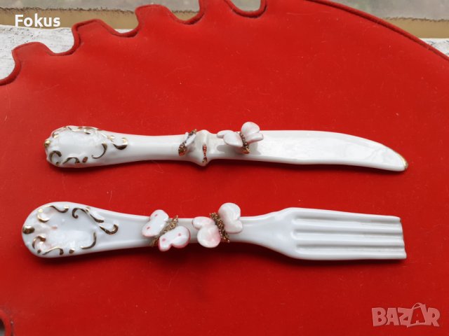 Порцелан сет виличка и ножче на Capodimonte с позлата, снимка 1 - Антикварни и старинни предмети - 40326000