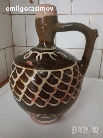 Стара глинена стомна , бъкел, чепкало за вълна , съдове.