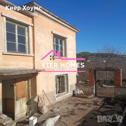 Къща в село Средно Градище общ.Чирпан, снимка 2 - Къщи - 52456101