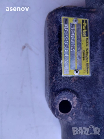 разпределител Parker, снимка 4 - Резервни части за машини - 53530868