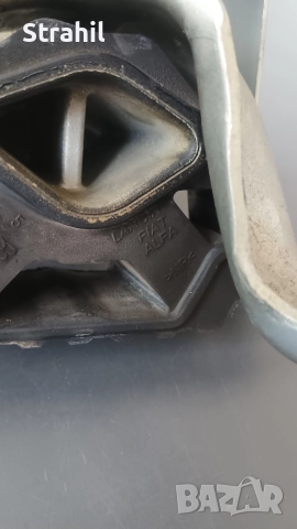 Оригинален тампон за двигател от Fiat 500C Right 0051885403500, снимка 7 - Части - 52879562