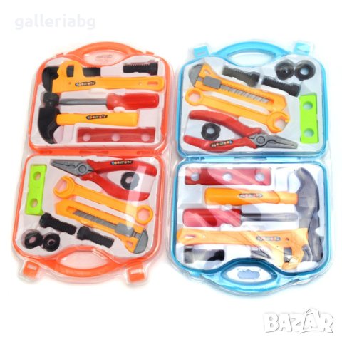 Куфарче с инструменти