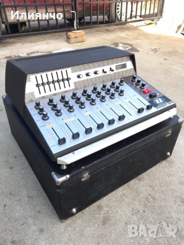 Винтидж Dynacord Eminent 200 Tape Echo/Power миксер,70-те години/Работеща, снимка 13 - Ресийвъри, усилватели, смесителни пултове - 53241541