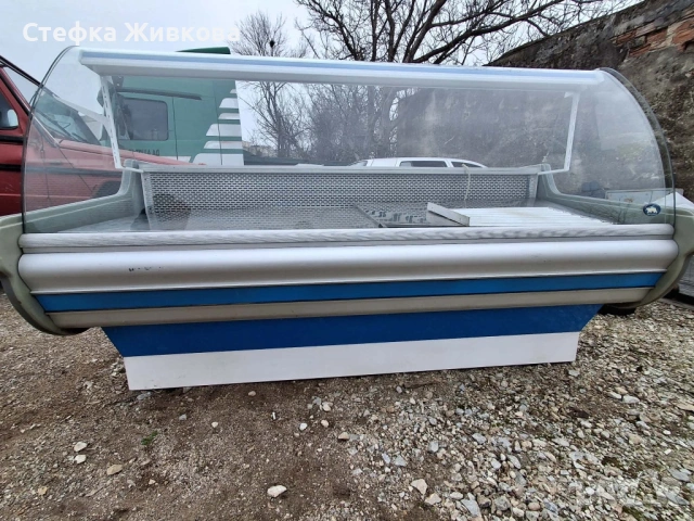 Хладилна витрина