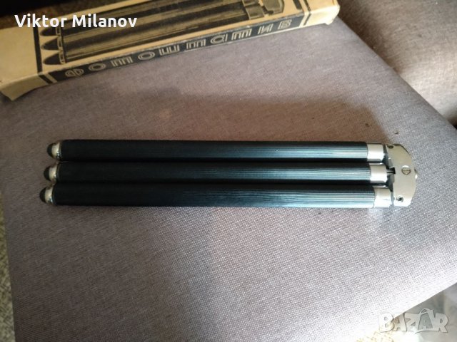 Фото статив тринога, снимка 2 - Чанти, стативи, аксесоари - 35733319