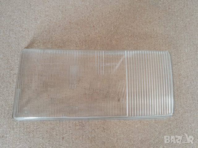 Стъкло за фар ляво за MERCEDES 303