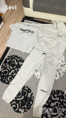Екип на Еssentials и тениска Еssentials