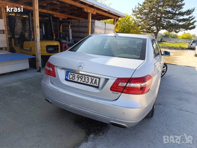Mercedes-Benz E 220 Ръчна, снимка 10 - Автомобили и джипове - 52591919