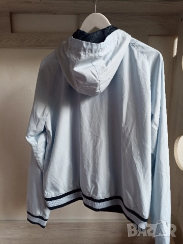 Дамска ветровка Nike, снимка 2 - Якета - 51434035