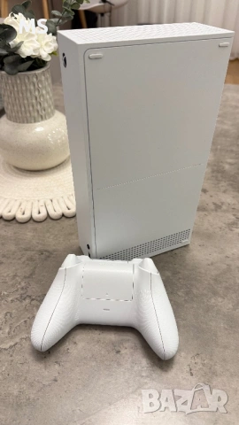 Xbox Series S 512GB – Като нов + EA FC 24 & 25, снимка 3 - Xbox конзоли - 53818647