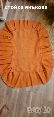 Продавам две оранжеви шалтета за единични легла и 3 покривала