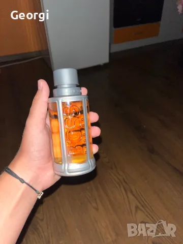 Продавам парфюм boss