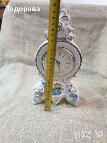 Процеланов настолен часовник, снимка 6 - Антикварни и старинни предмети - 49822627
