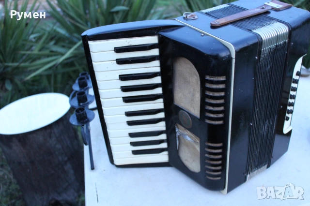 Ретро акордеон - 12 баса, снимка 2 - Акордеони - 52634298